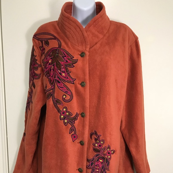 New Long Fleece Coat with Flower Embroidery